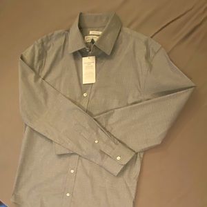 NWT Old Navy Signature Non Iron Button down shirt